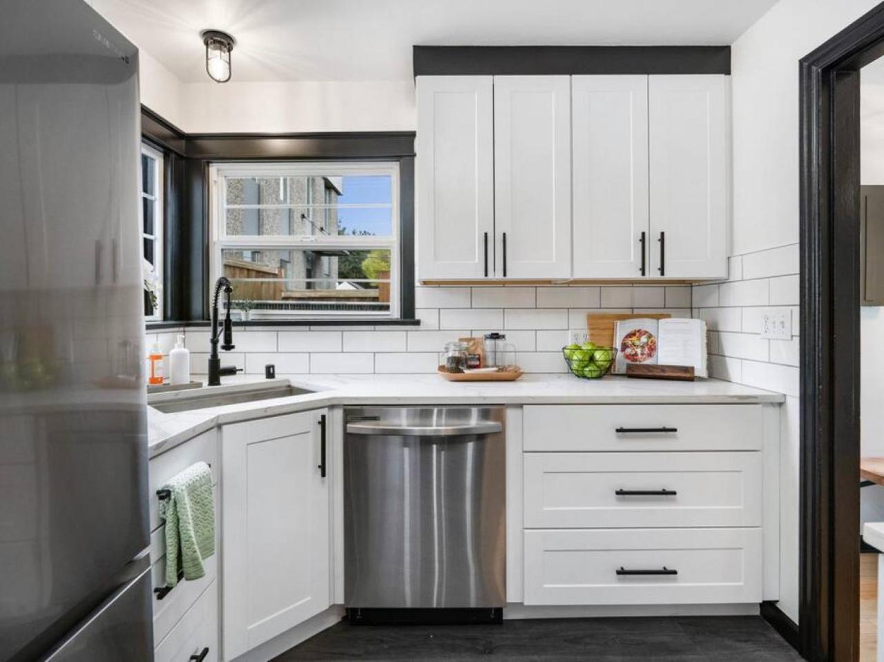 Picture Perfect Bungalow In The Heart Of Dt Βανκούβερ Εξωτερικό φωτογραφία